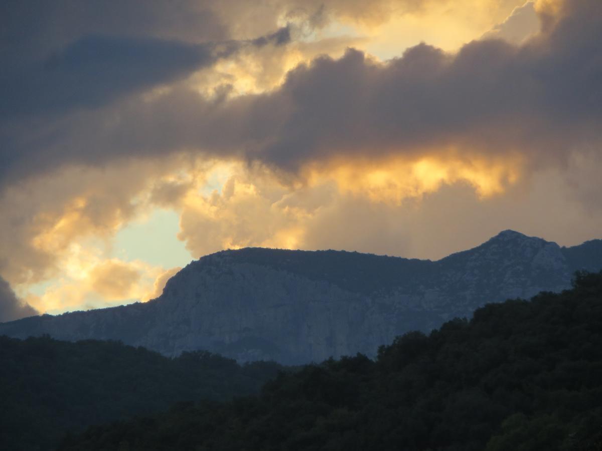 Les Hauts D'Issensac Causse-de-la-Selle Eksteriør bilde